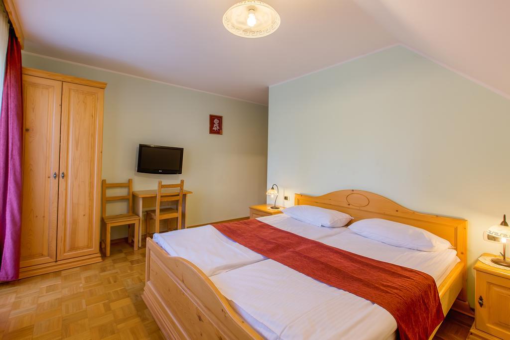 Toeroek Gasthof Lesce (Upper Carniola)